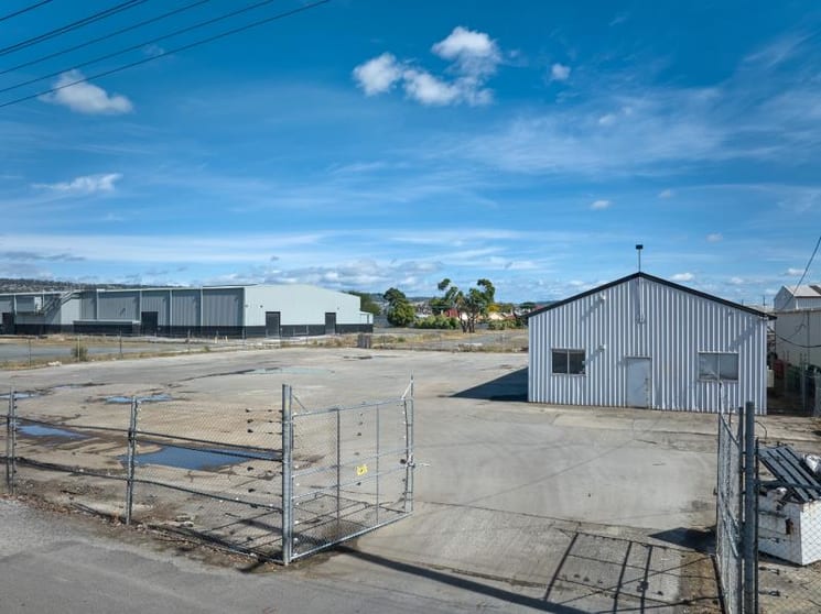 Click to view all images 27 Churchill Park Drive Invermay TAS 7248 - Image 3