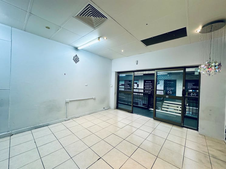 Click to view all images 16/186 Queen Street Campbelltown NSW 2560 - Image 2