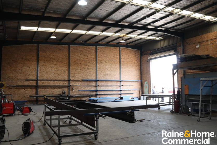 Click to view all images Unit 18/314 Hoxton Park Road Prestons NSW 2170 - Image 3