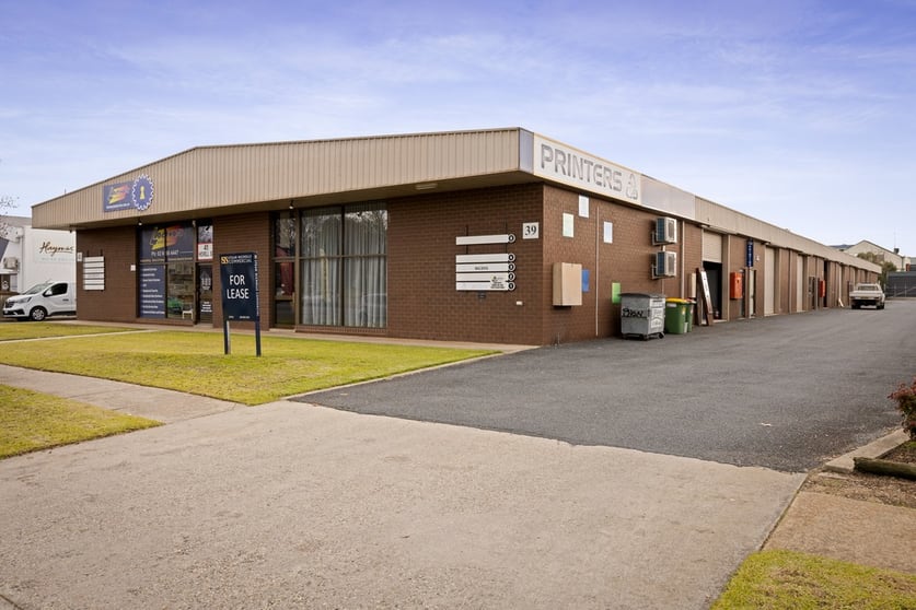 Click to view all images 4/39-41 Hovell Street Wodonga VIC 3690 - Image 1