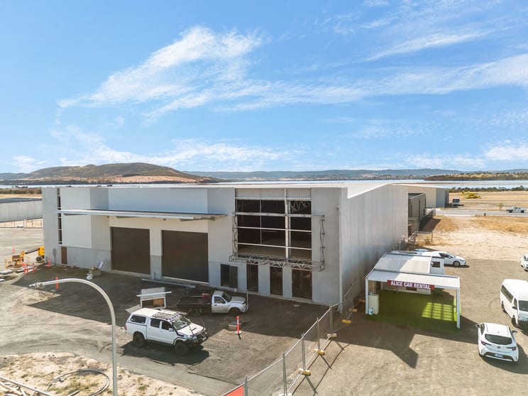 Click to view all images 18 Cherokee Drive Cambridge TAS 7170 - Image 3