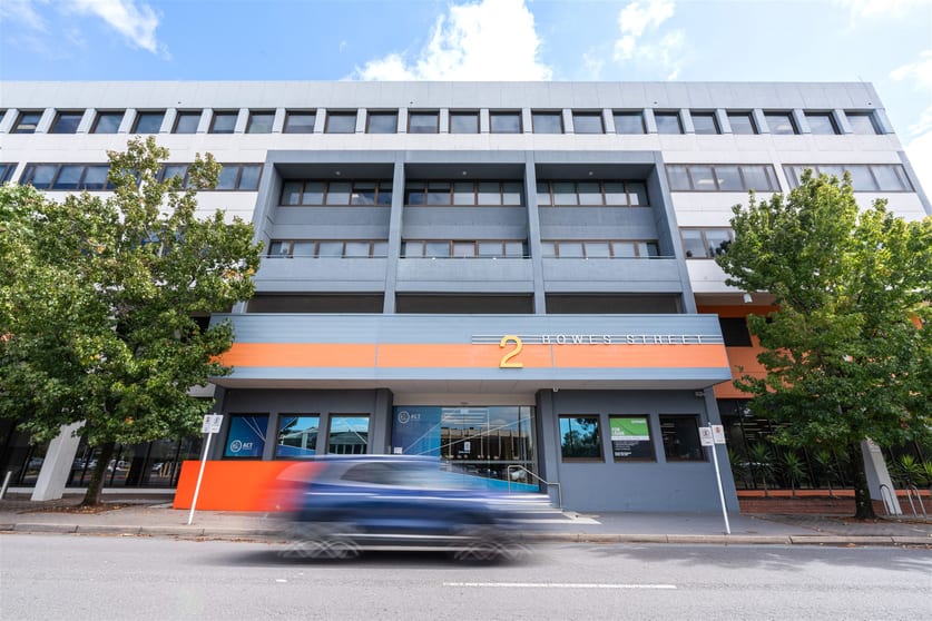 Click to view all images 2 Bowes Street Phillip ACT 2606 - Image 1