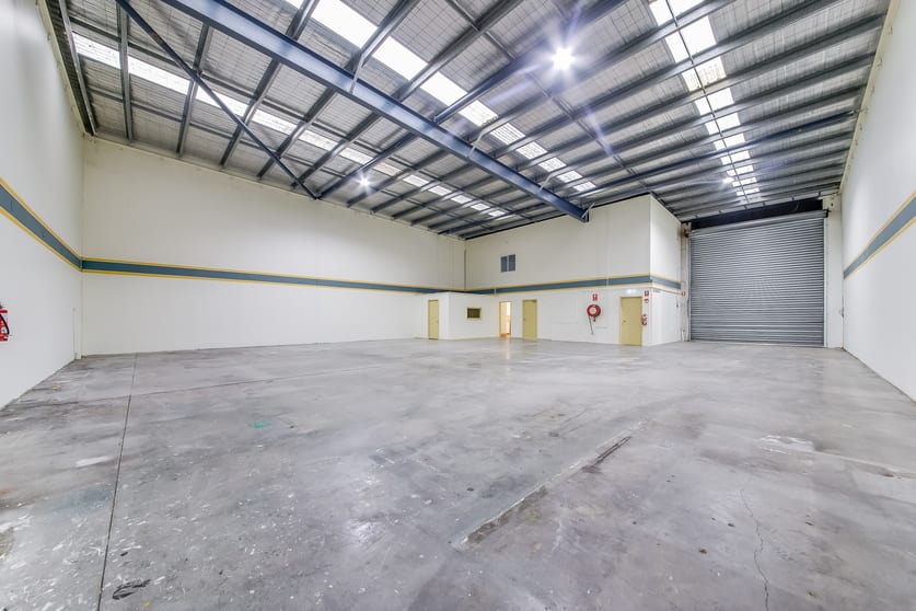 Click to view all images 2/17 Watsford Road Campbelltown NSW 2560 - Image 2