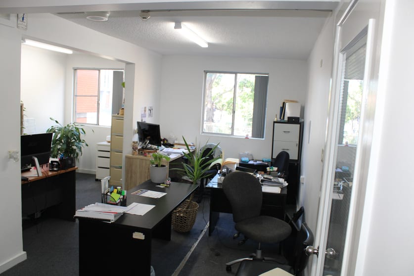 Click to view all images 2/20 - 24 President Ave Caringbah NSW 2229 - Image 3