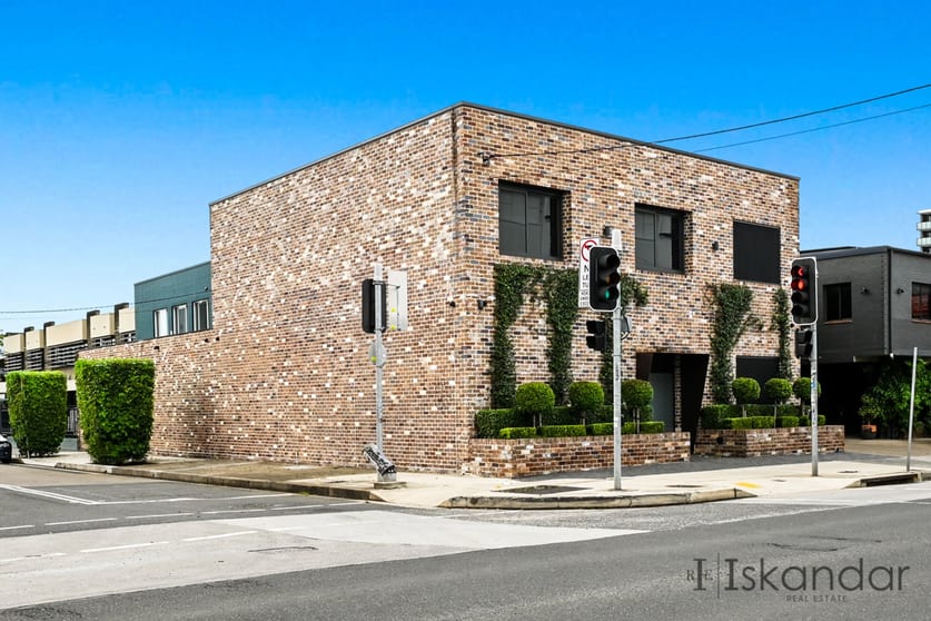 Click to view all images 142 Victoria Road Marrickville NSW 2204 - Image 2