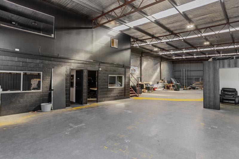 Click to view all images Warehouse/4 Pearl Street Derwent Park TAS 7009 - Image 2