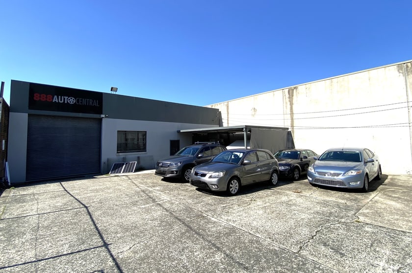 Click to view all images 2/21 Carter Road Brookvale NSW 2100 - Image 1