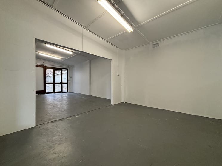Click to view all images 30a Penshurst Street Penshurst NSW 2222 - Image 2