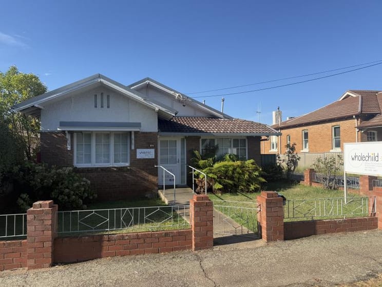 Click to view all images 111 Moulder Street Orange NSW 2800 - Image 1