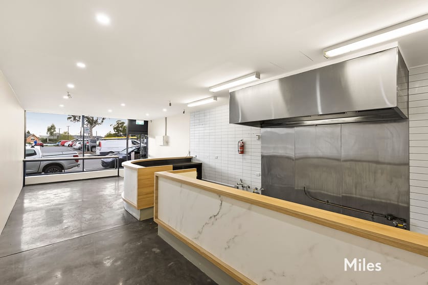 Click to view all images 244 Upper Heidelberg Road Ivanhoe VIC 3079 - Image 2