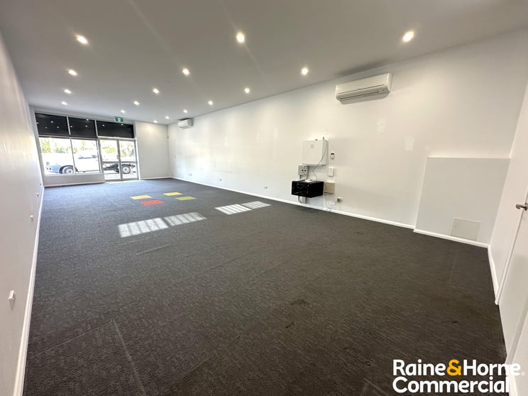 Click to view all images Shop 1/85-89 Great Western Highway Emu Plains NSW 2750 - Image 3