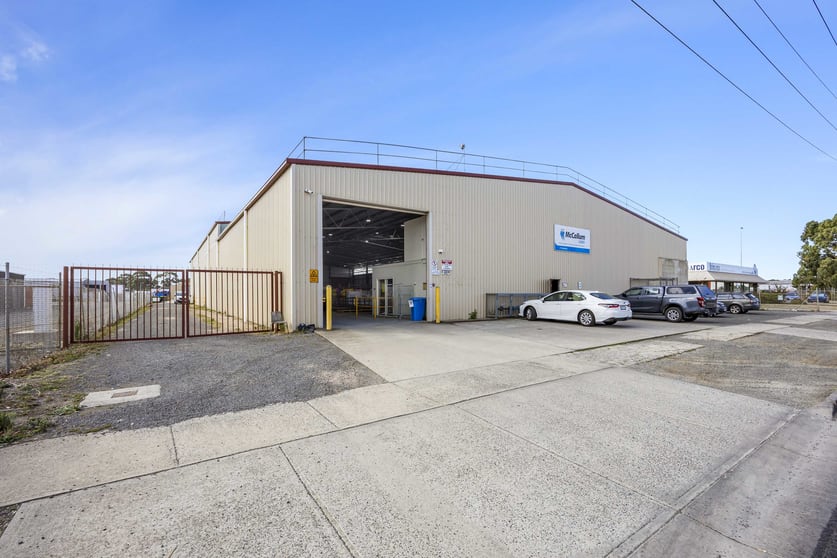 Click to view all images 21 Coronet Street Wendouree VIC 3355 - Image 1