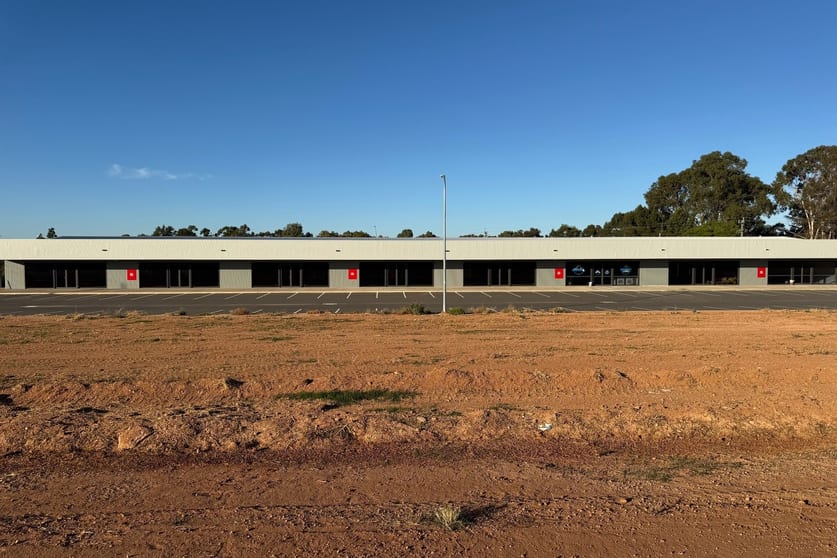 Click to view all images 1 Endeavour Lane Buronga NSW 2739 - Image 2