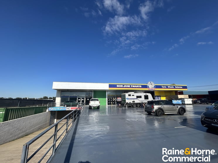 Click to view all images 1/115 Wollongong street Fyshwick ACT 2609 - Image 1