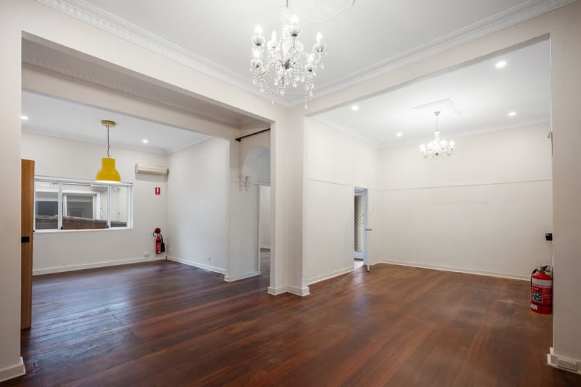 Click to view all images 77 Stirling Highway North Fremantle WA 6159 - Image 3