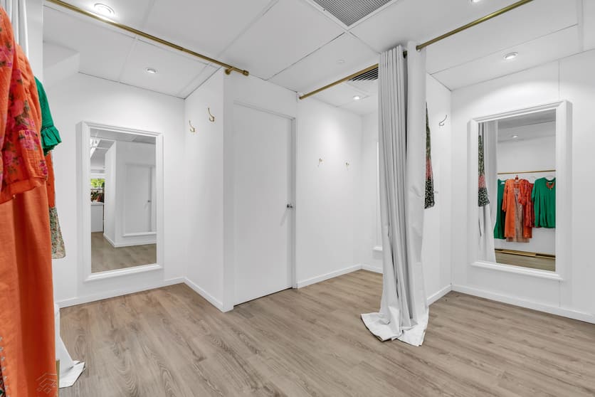 Click to view all images Shop 3/2 Hastings Street Noosa Heads QLD 4567 - Image 3