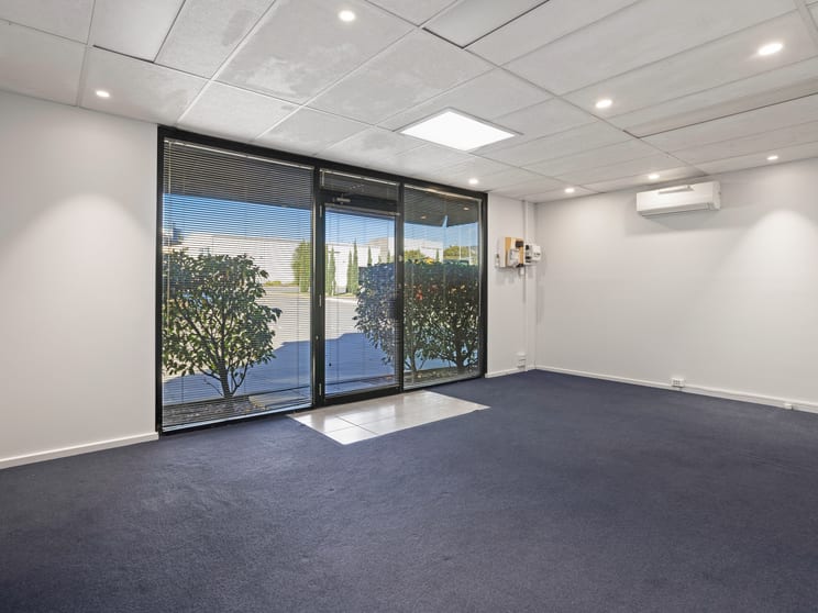 Click to view all images Office 3/27 Virginia Street Mornington VIC 3931 - Image 2