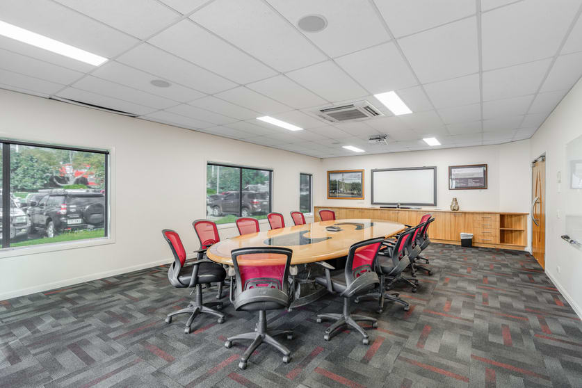 Click to view all images 339 - 351 Anzac Avenue Harristown QLD 4350 - Image 3