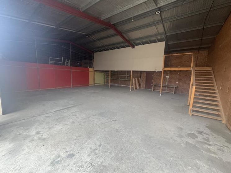 Click to view all images Unit 3/15 Yallourn Street Fyshwick ACT 2609 - Image 2
