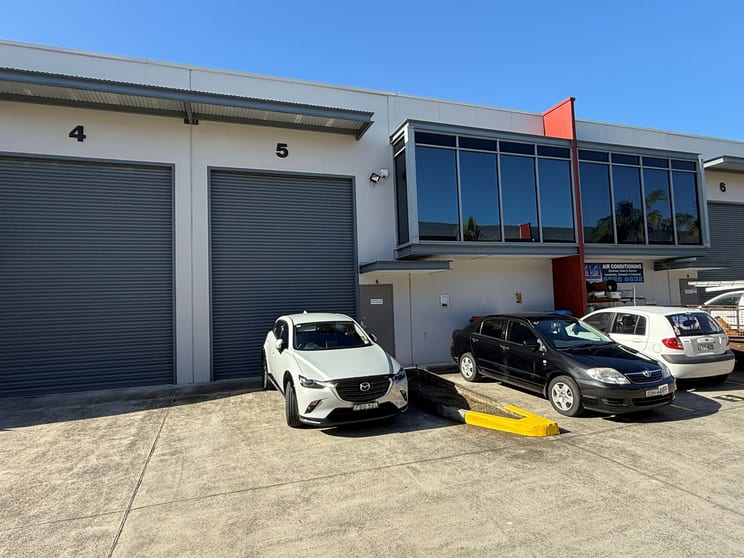 Click to view all images 5/70-72 Captain Cook Drive Caringbah NSW 2229 - Image 2