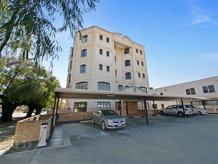 Click to view all images 4/16 Moreau Mews Applecross WA 6153 - Image 2