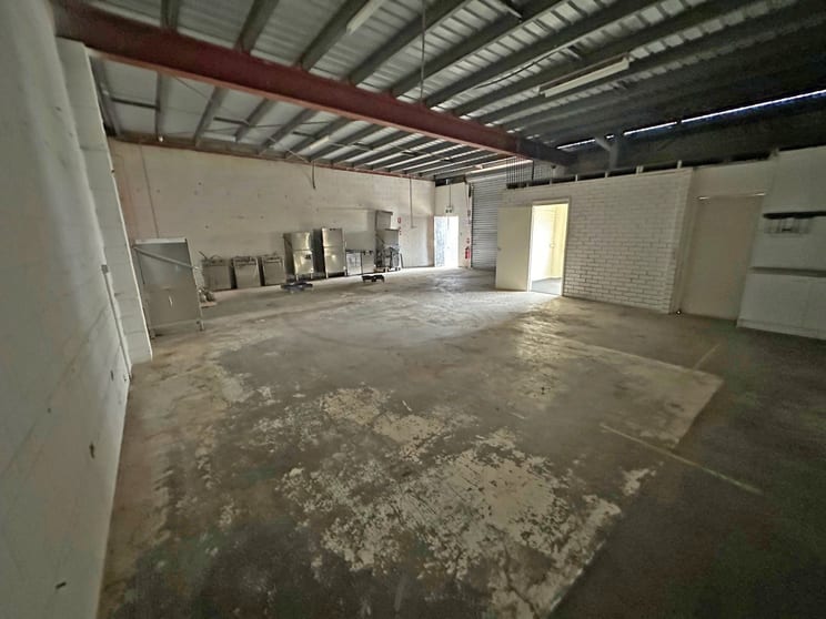 Click to view all images 2/4 Commerce Avenue Warana QLD 4575 - Image 2