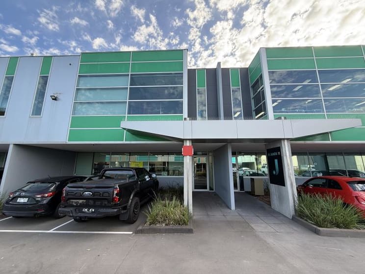 Click to view all images 12 - 21 Sabre Drive Port Melbourne VIC 3207 - Image 1