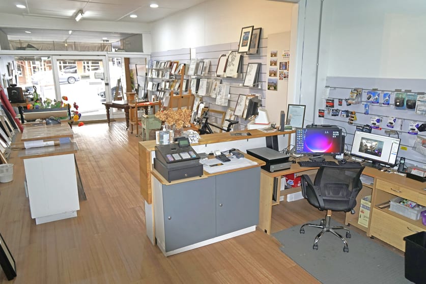 Click to view all images 35 Commercial Street Korumburra VIC 3950 - Image 3