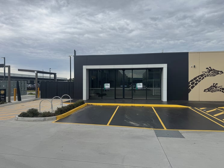 Click to view all images 1185 Koo Wee Rup Road Pakenham VIC 3810 - Image 3