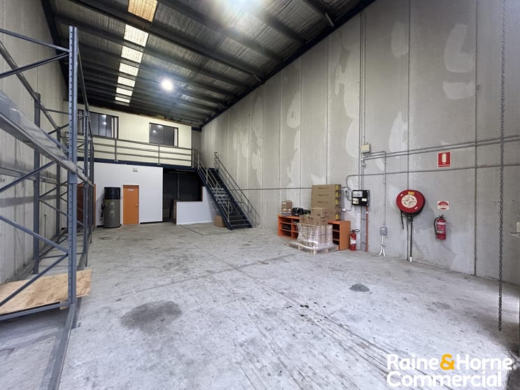 Click to view all images Unit 3/69 Topham Road Smeaton Grange NSW 2567 - Image 3