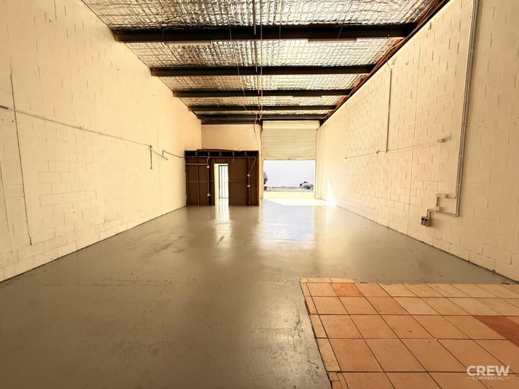 Click to view all images 3/24 Commercial Drive Ashmore QLD 4214 - Image 2