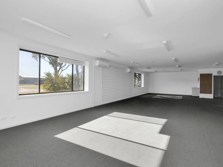 Click to view all images 9A Radford Place Bairnsdale VIC 3875 - Image 2