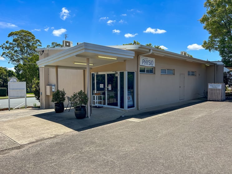 Click to view all images 17 Turner Street Beerwah QLD 4519 - Image 2