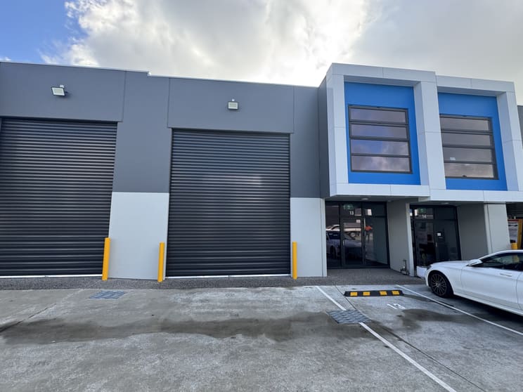 Click to view all images 13/29-33 Lakeside Drive Broadmeadows VIC 3047 - Image 1
