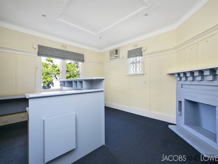 Click to view all images 4 Ozone Street Rye VIC 3941 - Image 3