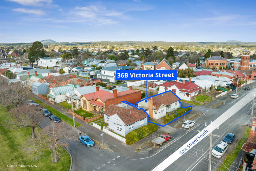 Click to view all images 36b Victoria Street Bakery Hill VIC 3350 - Image 1