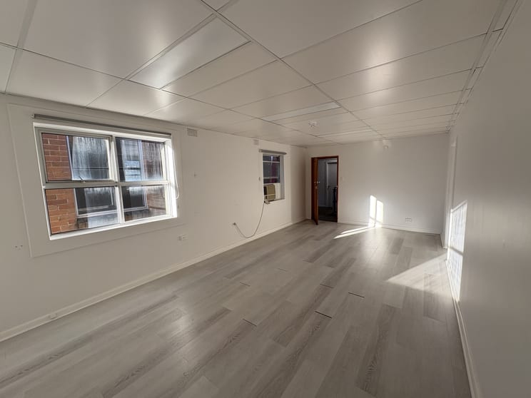 Click to view all images Brookvale NSW 2100 - Image 2