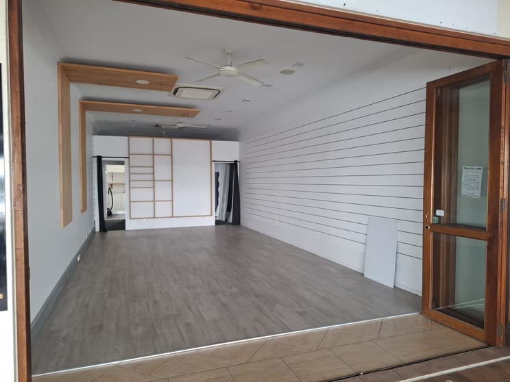 Click to view all images 18 Macrossan Street Port Douglas QLD 4877 - Image 3