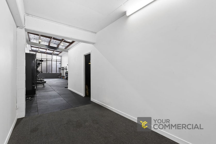 Click to view all images 2/20 Masters Street Newstead QLD 4006 - Image 2