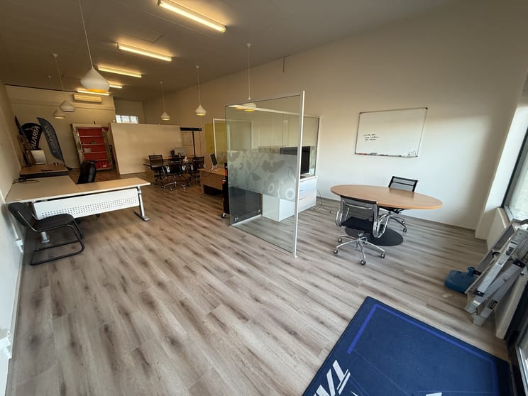 Click to view all images 4/57-61 Townsville Street Fyshwick ACT 2609 - Image 2