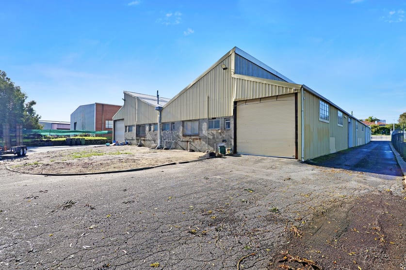 Click to view all images 73B Cleaver Terrace Belmont WA 6104 - Image 3