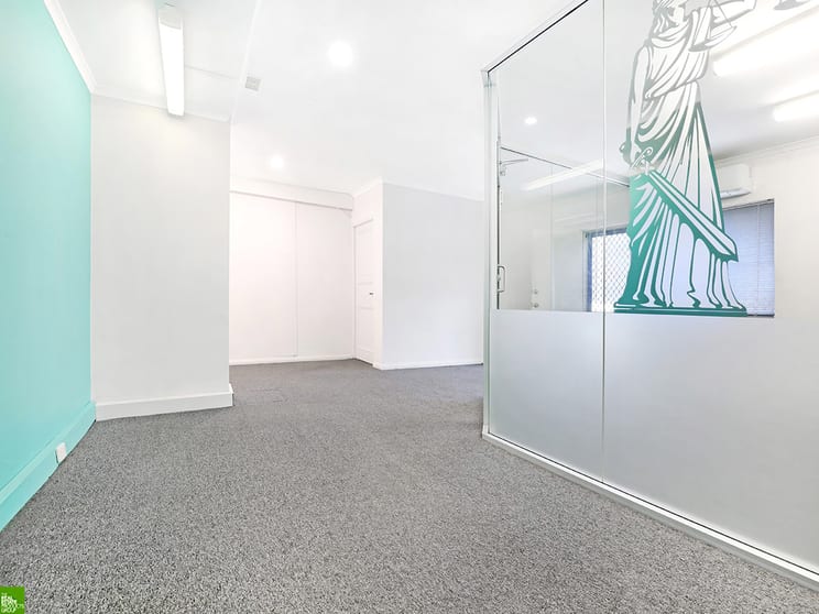 Click to view all images 5/88 Kembla Street Wollongong NSW 2500 - Image 2
