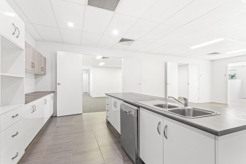 Click to view all images Level First Suite/35-37 Macaree Street Berserker QLD 4701 - Image 3