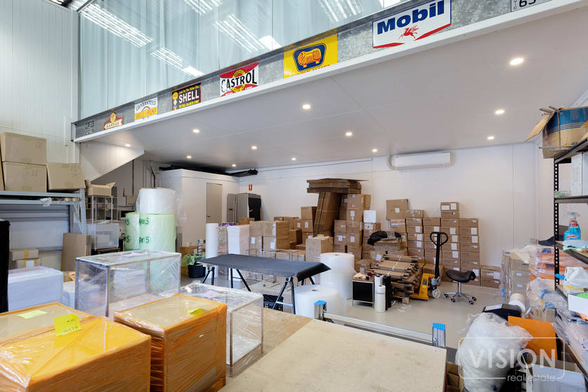 Click to view all images 8/3 Rocklea Drive Port Melbourne VIC 3207 - Image 2