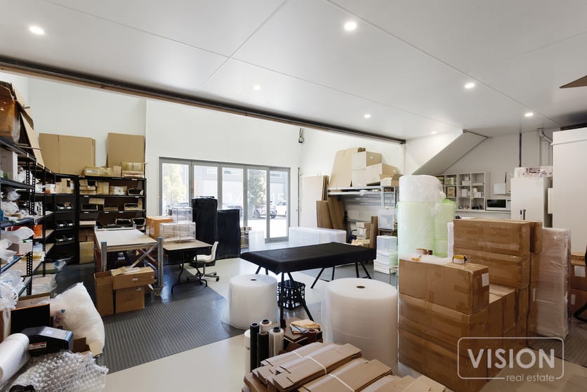 Click to view all images 8/3 Rocklea Drive Port Melbourne VIC 3207 - Image 3