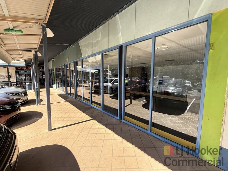 Click to view all images 2/7 Sun Valley Road Green Point NSW 2251 - Image 3