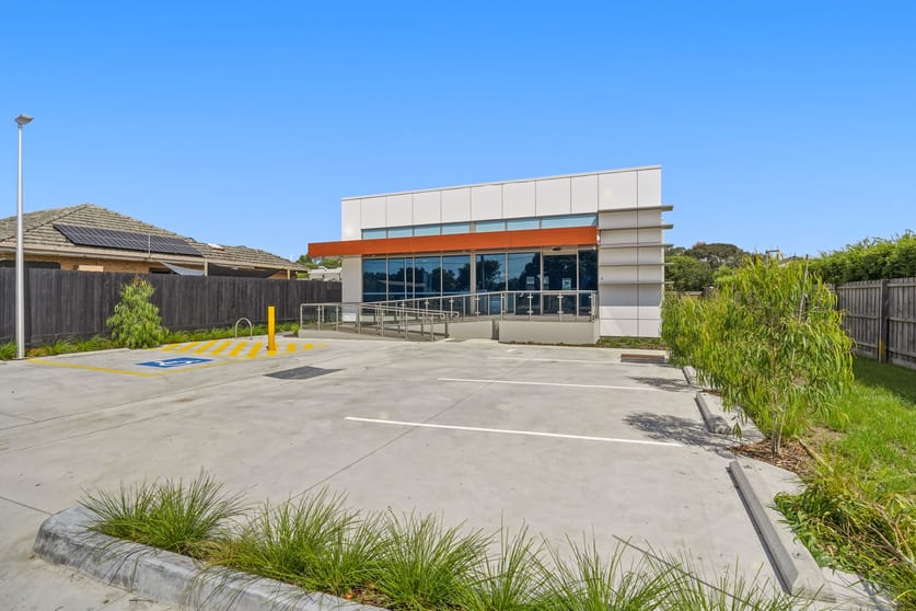 Click to view all images 2 John Street Koo Wee Rup VIC 3981 - Image 1