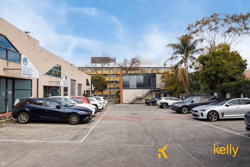 Click to view all images 3/3 Wellington Street Kew VIC 3101 - Image 2