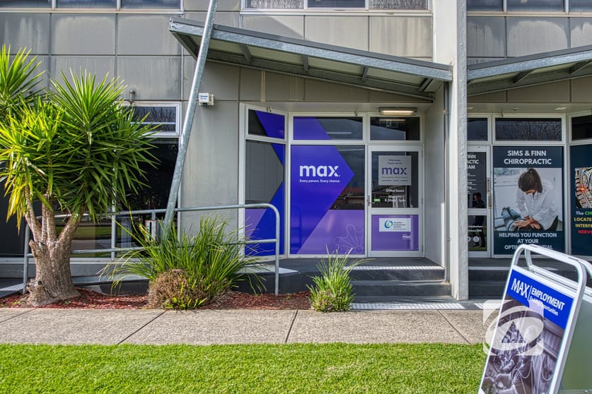 Click to view all images 2/4 Stephenson Street Pakenham VIC 3810 - Image 2
