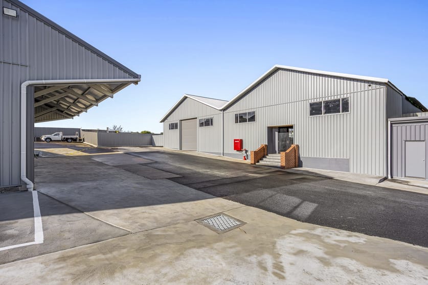 Click to view all images 2/322 Eureka Street Ballarat East VIC 3350 - Image 1